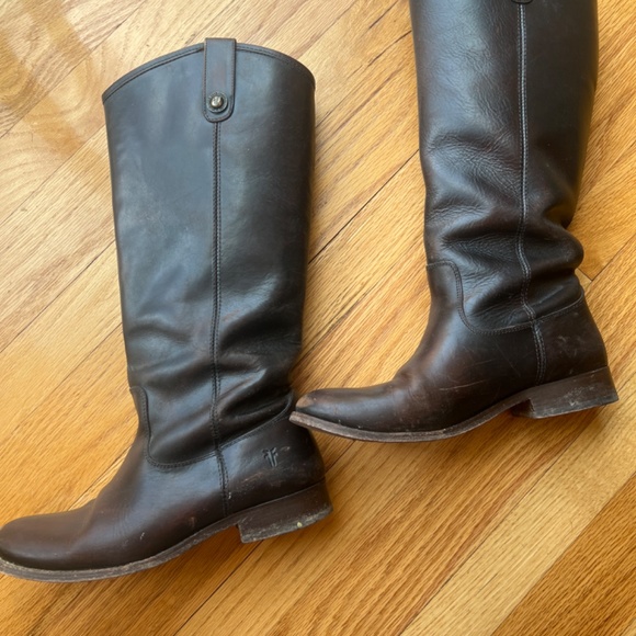 Frye Chelsea boot - Picture 3 of 4